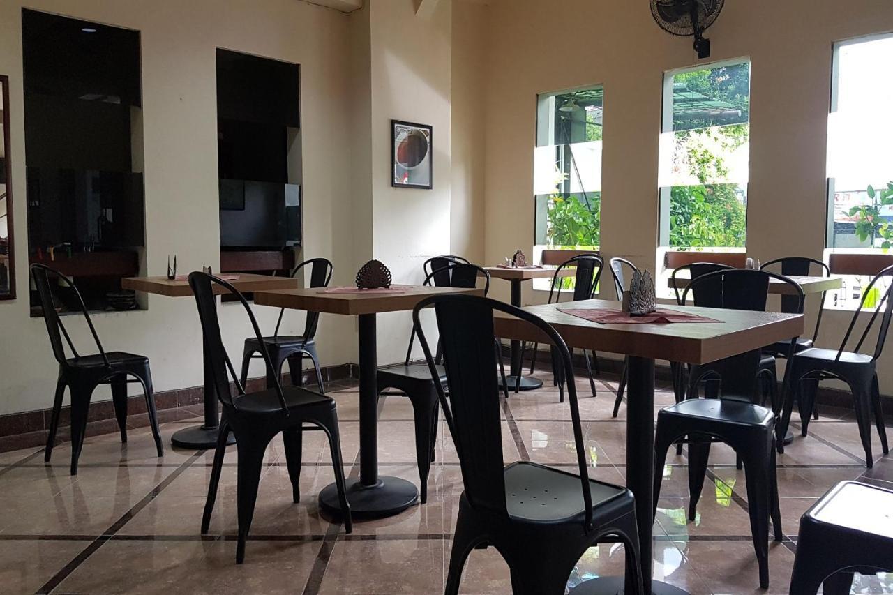Oyo 3819 Hotel Winotosastro Γιογκιακάρτα Εξωτερικό φωτογραφία