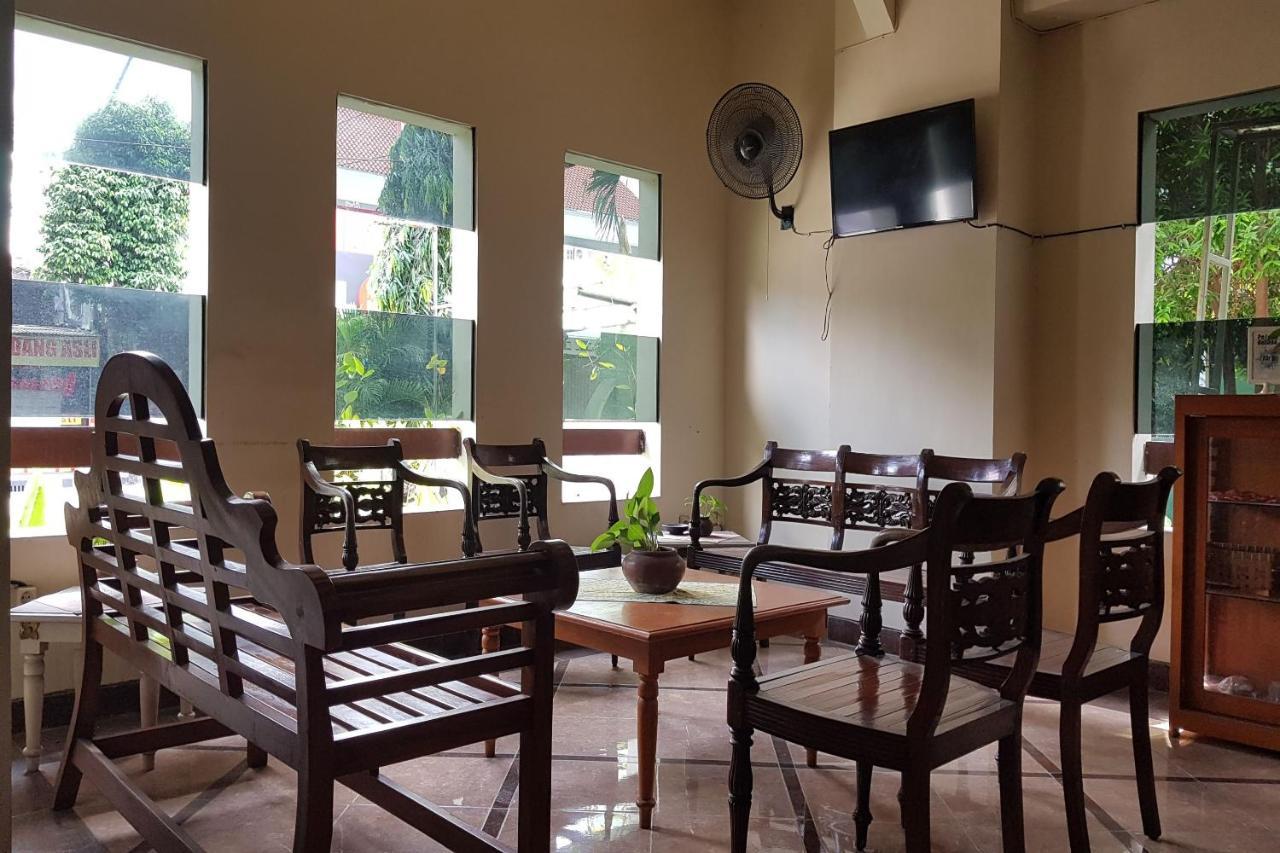Oyo 3819 Hotel Winotosastro Γιογκιακάρτα Εξωτερικό φωτογραφία