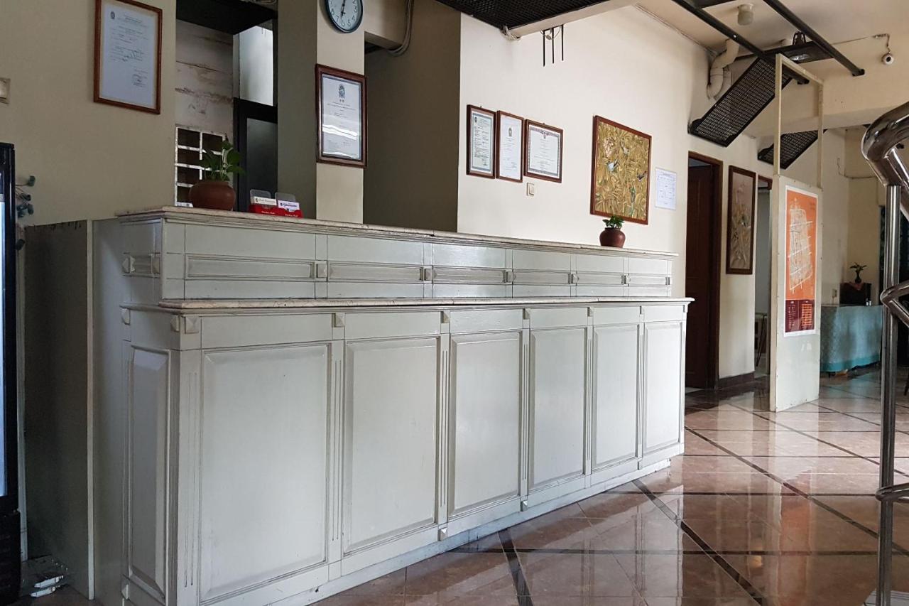 Oyo 3819 Hotel Winotosastro Γιογκιακάρτα Εξωτερικό φωτογραφία